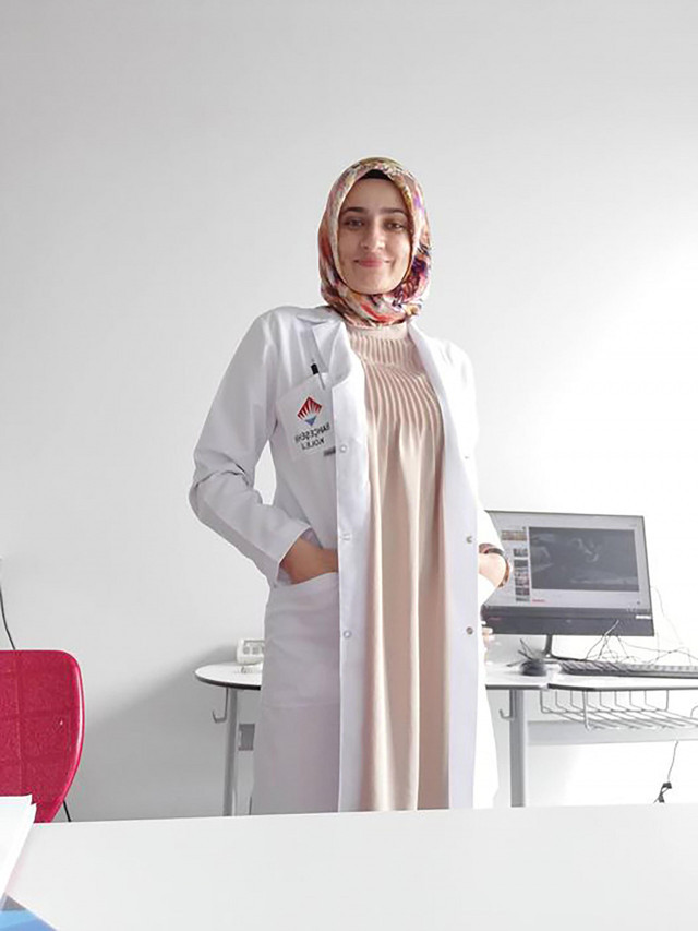 7 aylık hamile Tuğba öğretmen koronavirüse yenildi! Bebeği sezaryenle alındı - Resim: 0