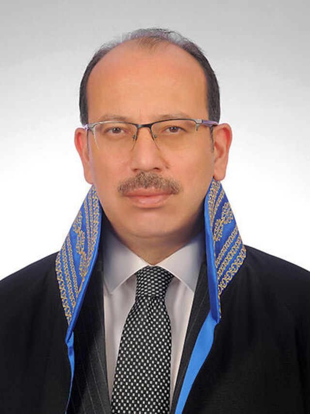 Yüksek Seçim Kurulu'nun (YSK) yeni başkanı Ahmet Yener oldu! Sayıştay Başkanı'nın kardeşi - Resim: 1