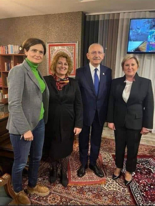 Gazeteci Duygu Demirdağ Kemal Kılıçdaroğlu ile fotoğraf paylaştı ayak detayı dikkat çekti - Resim: 3