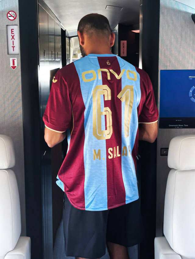 Mohamed Salah T&uuml;rkiye'de! 61 numaralı formayı giydi, Trabzonspor taraftarına seslendi - Resim: 3