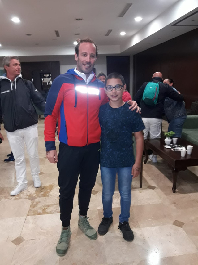 Tolga Öcal bilerek mi itti? Yüzme yarışındaki skandalın görüntüleri - Resim: 1