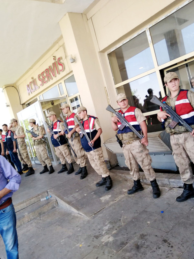 Siverek'te akrabalar birbirine girdi: 6 ölü 10 yaralı kavga değil katliam! - Resim: 0