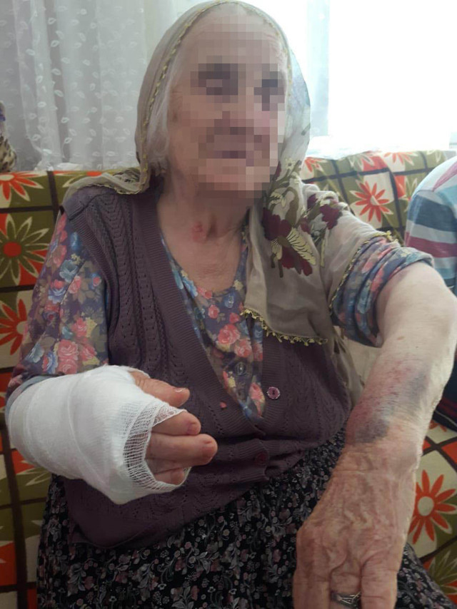 92 yaşındaki kayınvalidesini sopayla dövdü! Serbest bırakıldı - Resim: 1