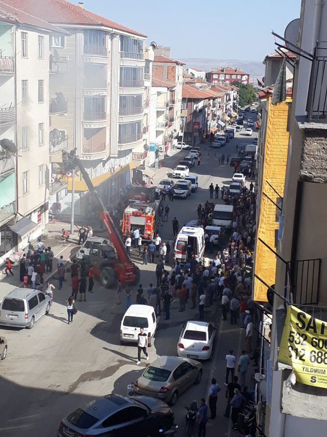 Ankara'da iş makinesiyle 60 kişi kurtarıldı - Resim: 0