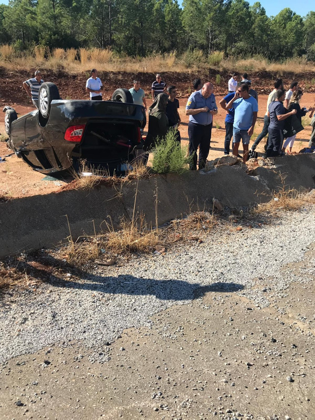 Antalya’da askeri araç takla attı 2 yaralı - Resim: 0