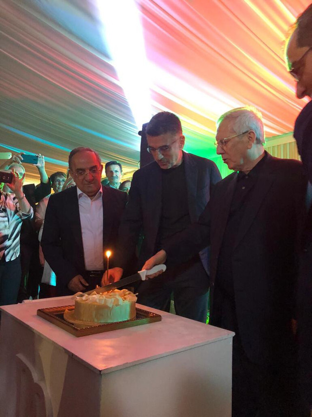 Ümit Özat türkü söyledi Aziz Yıldırım kendinden geçti - Resim: 0