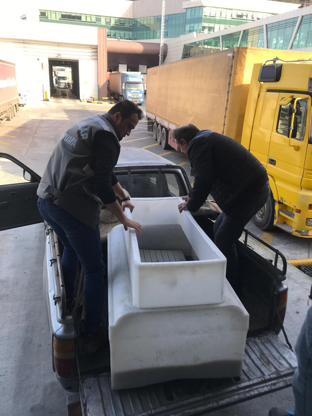 Artvin'deki Sarp Sınır Kapısı'nda pizza kutusundan çıkanlar şaşkına çevirdi! - Resim: 2