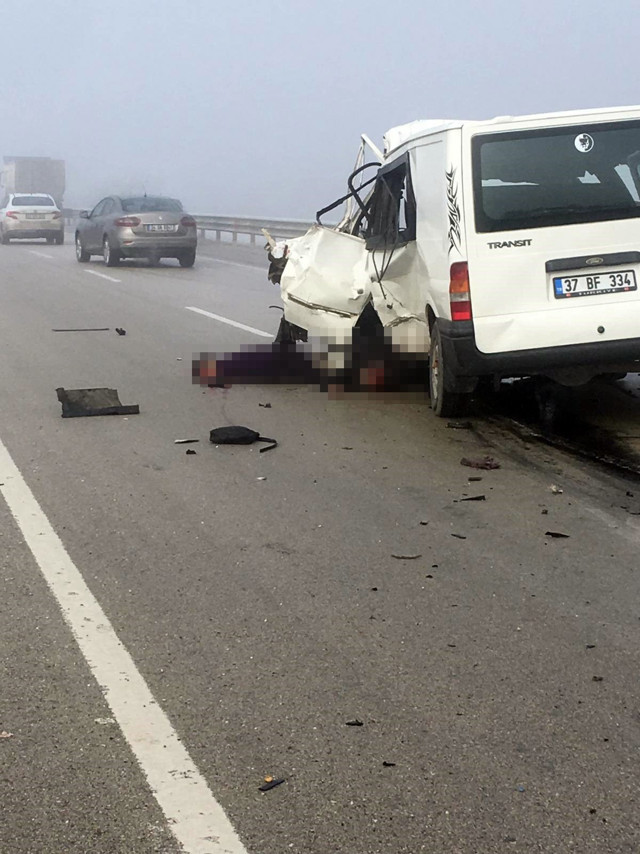 Kastamonu Devrakani'de dehşet veren kaza: 5 ölü çok sayıda yaralı - Resim: 0