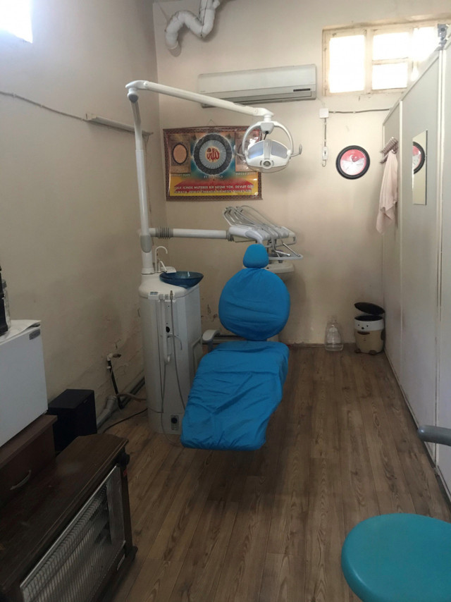 Adana'da ilkokul mezunu sahte diş hekimi muayenehanede yakalandı - Resim: 0