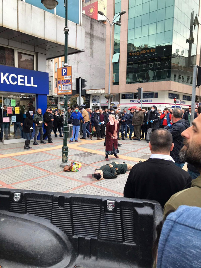 Rize'de dehşet görüntü! Boşandığı eşini cadde ortasında vurdu - Resim: 1