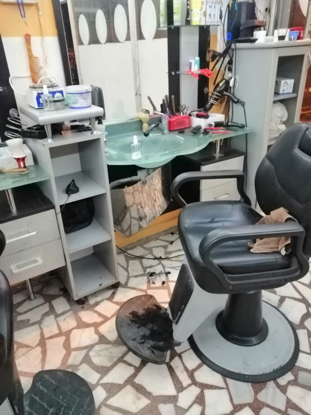 Bağcılar'da gece yarısı açık kuafördeki 2 kişiye para cezası - Resim: 1