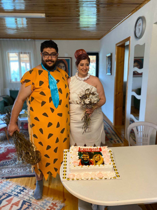 Denizli'de çift 'Taş devri' kostümü giyip nikah kıydı - Resim: 0