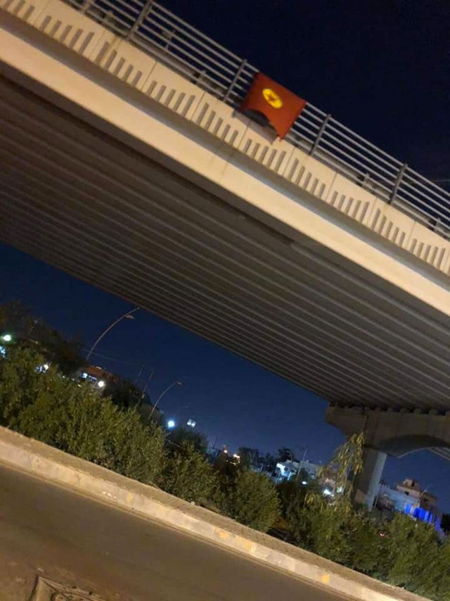 Terör örgütü PKK Kerkük'te paçavrasını astı ve Türkmen mezarlığına saldırdı - Resim: 0