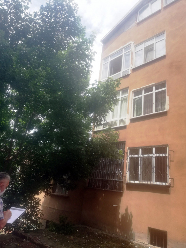 Samsun'da 2 yaşındaki çocuk evinin penceresinden düştü - Resim: 1