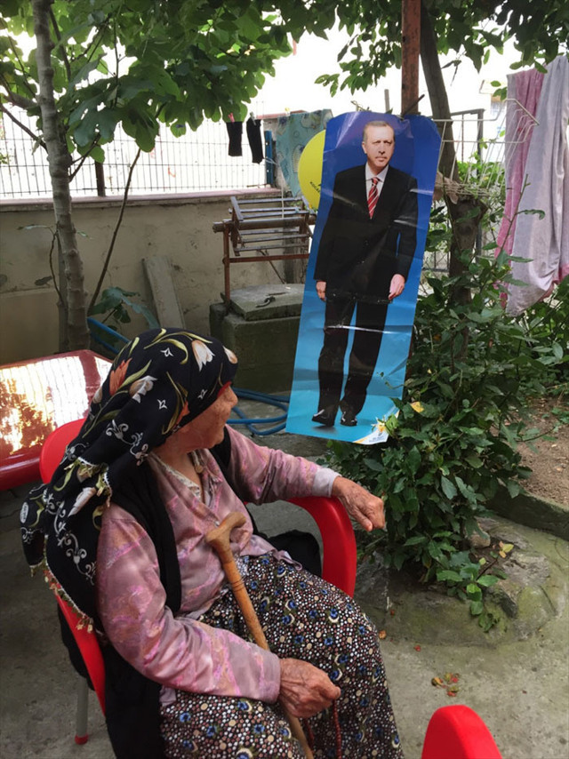 Erdoğan sevgisi 112 yaşındaki 'Güllü nine'yi parti üyesi yaptı - Resim: 0