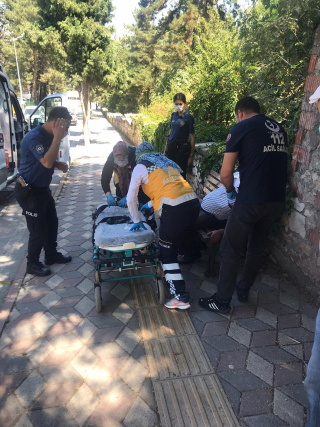 Bilecik'te 45 dakikalık yaşam savaşı! Bankta otururken kalp krizi geçirdi - Resim: 1