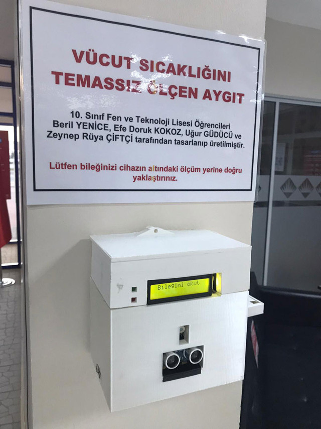 Edirne'de lise öğrencileri temassız ateş ölçer tasarladı - Resim: 0
