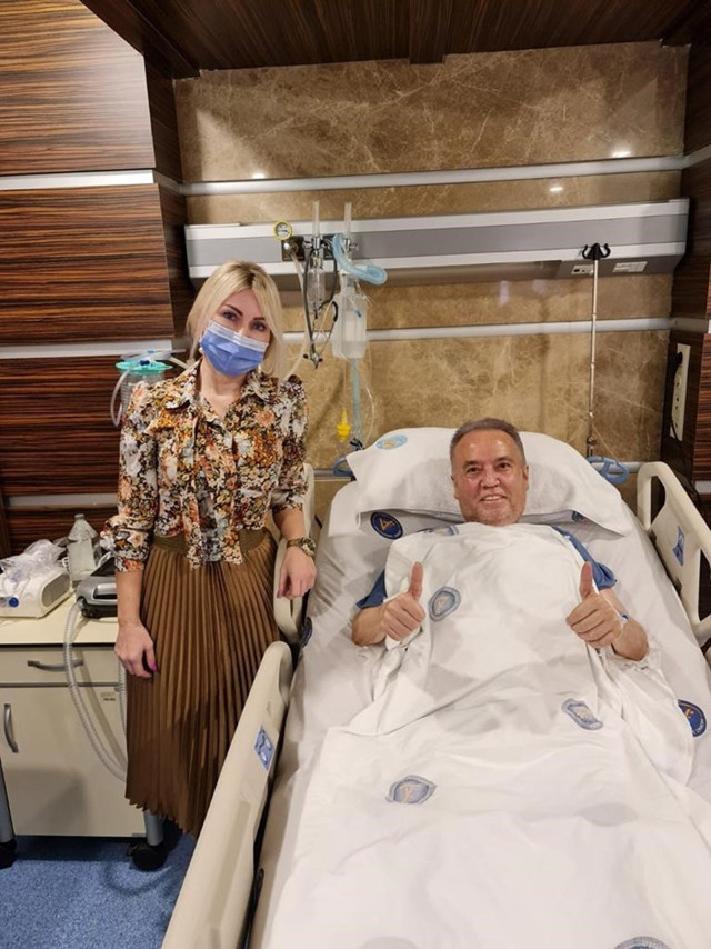 Taburcu olmak için gün sayıyor! Muhittin Böcek'ten aylar sonra ilk fotoğraf - Resim: 0