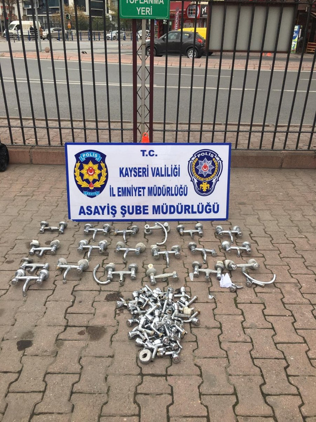 Kayseri'de cami hırsızları yakalandı - Resim: 0