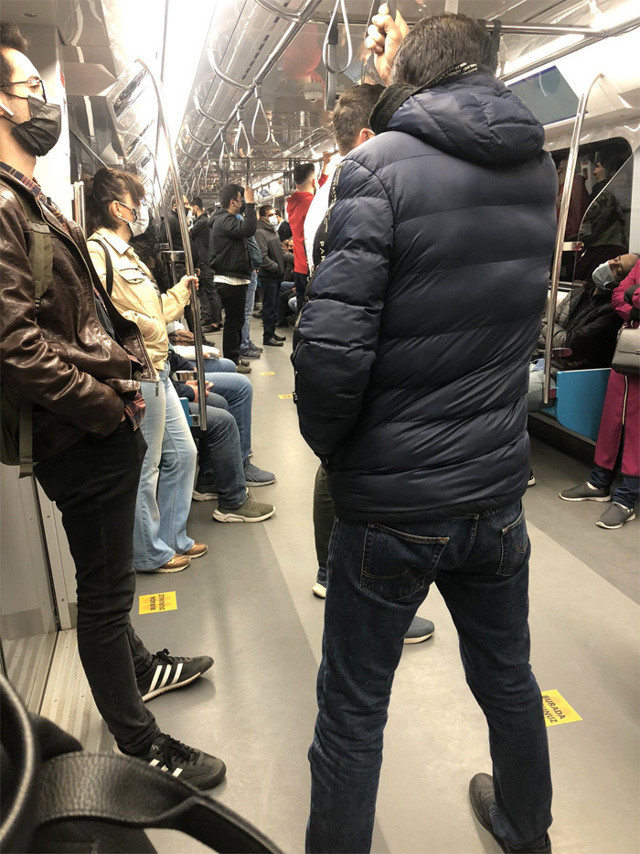 İstanbul'da tam kapanmada metro hatlarında yoğunluk yaşandı! Ek seferler düzenlendi - Resim: 2