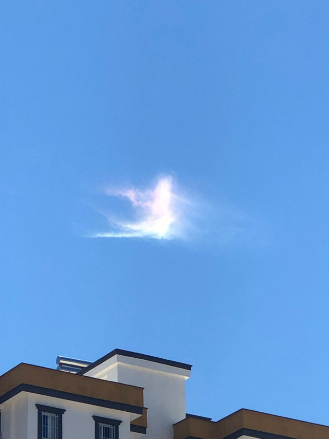 Adana Kozan'da Türkiye'de çok nadir görülen ateş gökkuşağı oluştu - Resim: 0