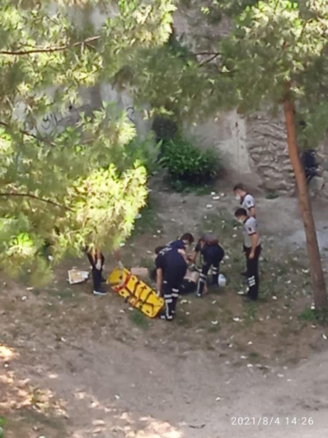 Bursa'da tarihi köprüden aşağı atlayan adam ağır yaralandı - Resim: 2