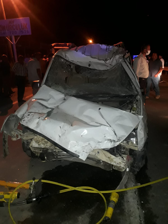 Iğdır'da köpeğe çarpmamak için aracıyla manevra yapan sürücü kazada öldü - Resim: 0