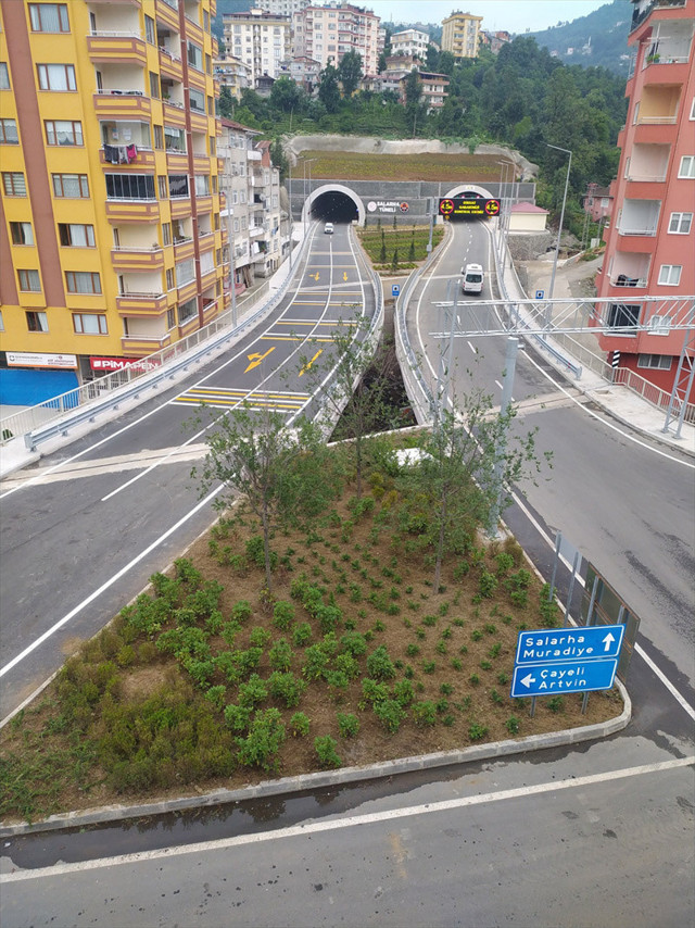 Rize'nin 70 yıllık hayali gerçek oldu 5 dakikaya iniyor Cumhurbaşkanı Erdoğan'dan önemli açıklamalar - Resim: 1