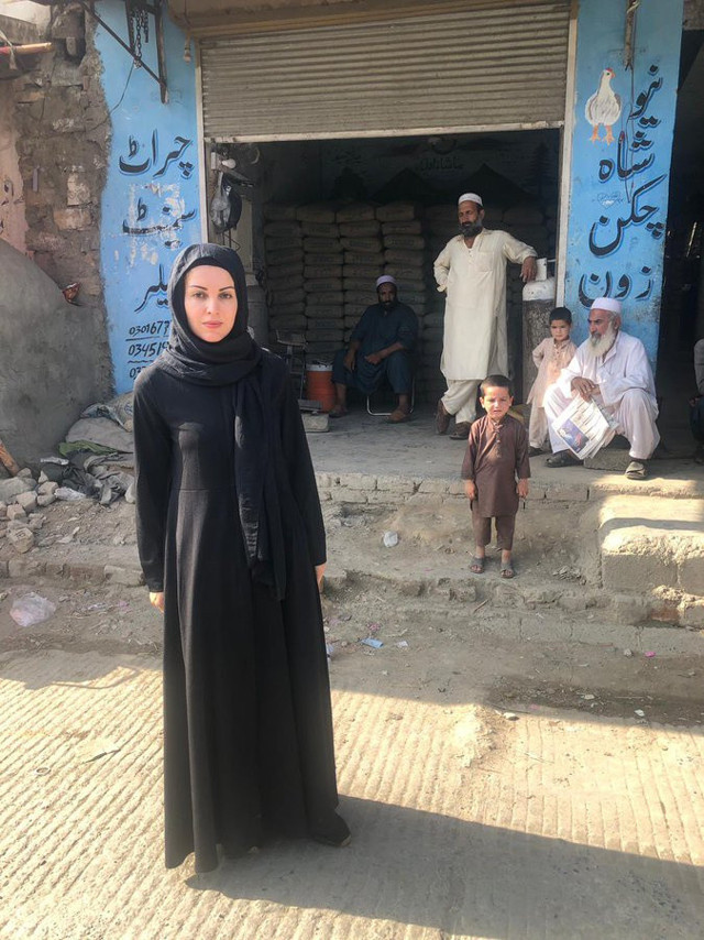 Nagehan Alçı, Afganistan'da! Eşi ROK başörtüsü taktığı fotoğrafını paylaştı - Resim: 2