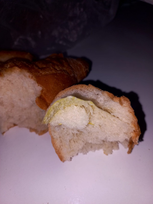 Karabük'te ekmeğin içinden kağıt çıktı! Neye uğradığını şaşırdı - Resim: 0