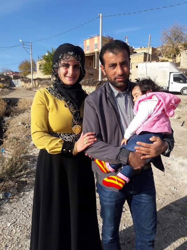 Çanakkale’de korkunç cinayet: Kadının başına kürekle vurarak öldürdü, gözlerini oydu - Resim: 0