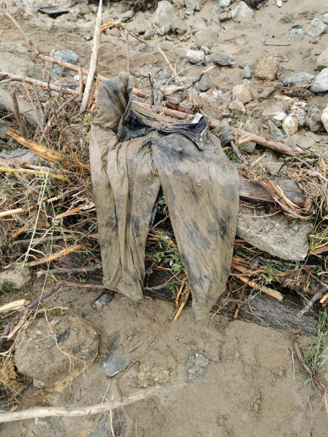Kastamonu'da selde kaybolan gencin kıyafetleri ve ayakkabıları bulundu - Resim: 1