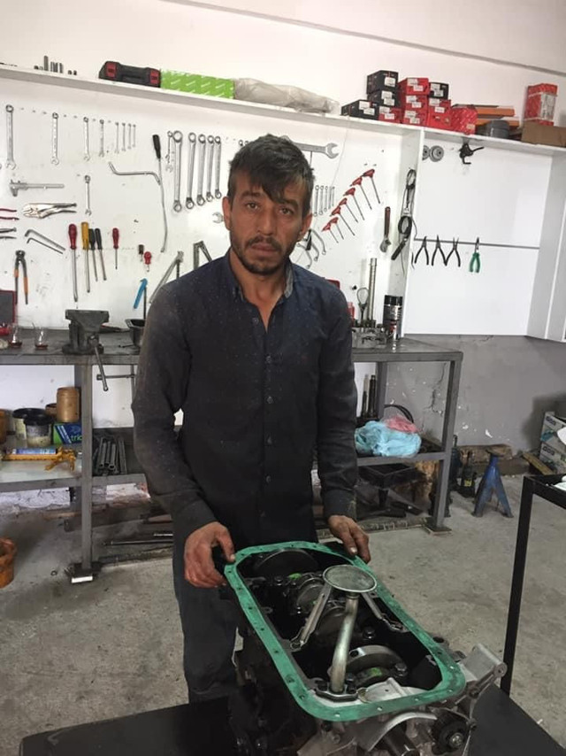 Karısını sosyal medyadan taciz eden adamı eve çağırıp sopayla döve döve öldürdü! Yol kenarına attı - Resim: 0