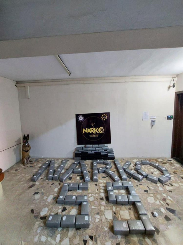 Bakan Soylu duyurdu! Tekirdağ Limanı'nda operasyon: Yüzlerce kilo ele geçirildi! - Resim: 3