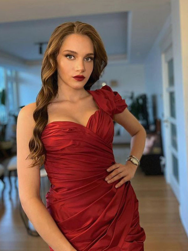 Miray Daner büyüledi! Beyaz süper minisi olay oldu: "Sen gerçek misin be kadın" - Resim: 6