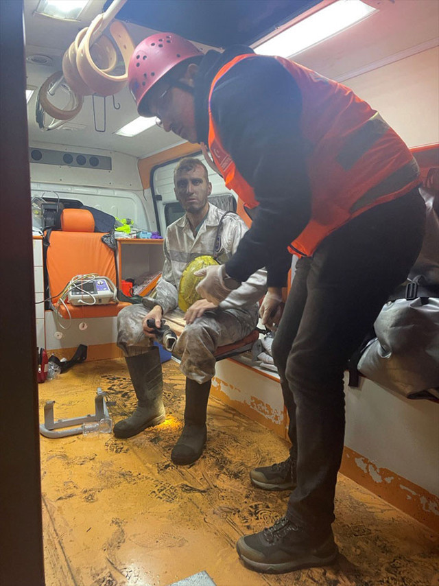 Bartın'ın Amasra ilçesinde maden ocağında patlama! Ölü sayısı yükseldi - Resim: 4