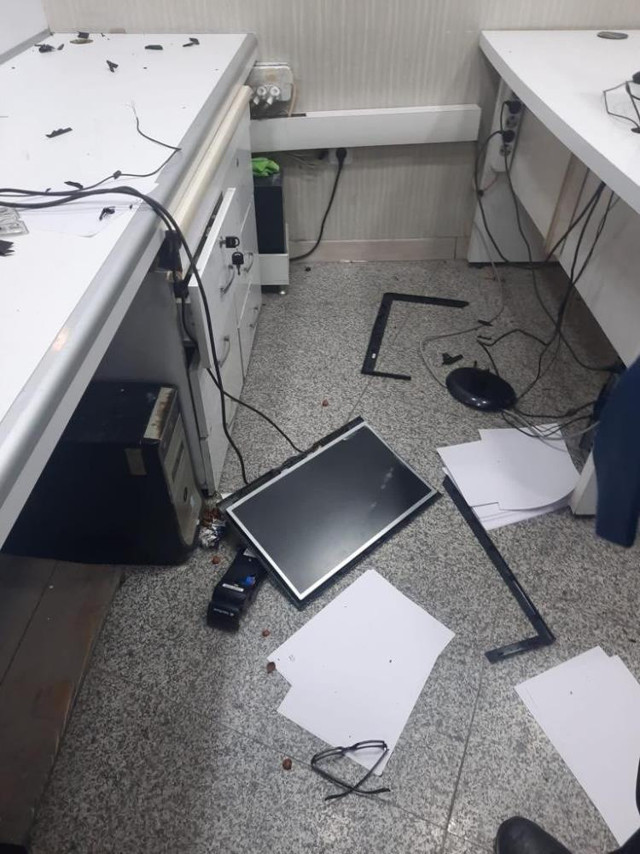 Kayseri otogarında bilet fiyatı kavgası: Rakip firmanın yazıhanesini yerle bir ettiler! - Resim: 2