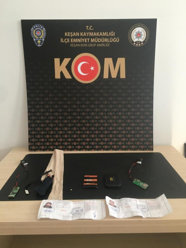 Kopya düzeneği ile sınava gireceklerdi! Yakayı ele verdiler - Resim: 4