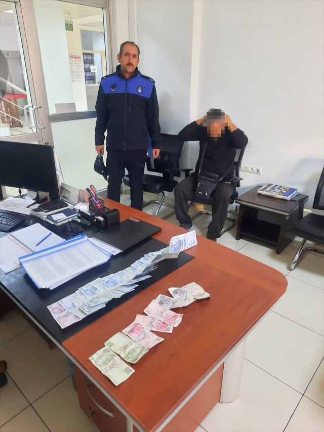 Zonguldak'ta dilencilik yapan yaşlı adamın 3 dairesinin olduğu ortaya çıktı - Resim: 0