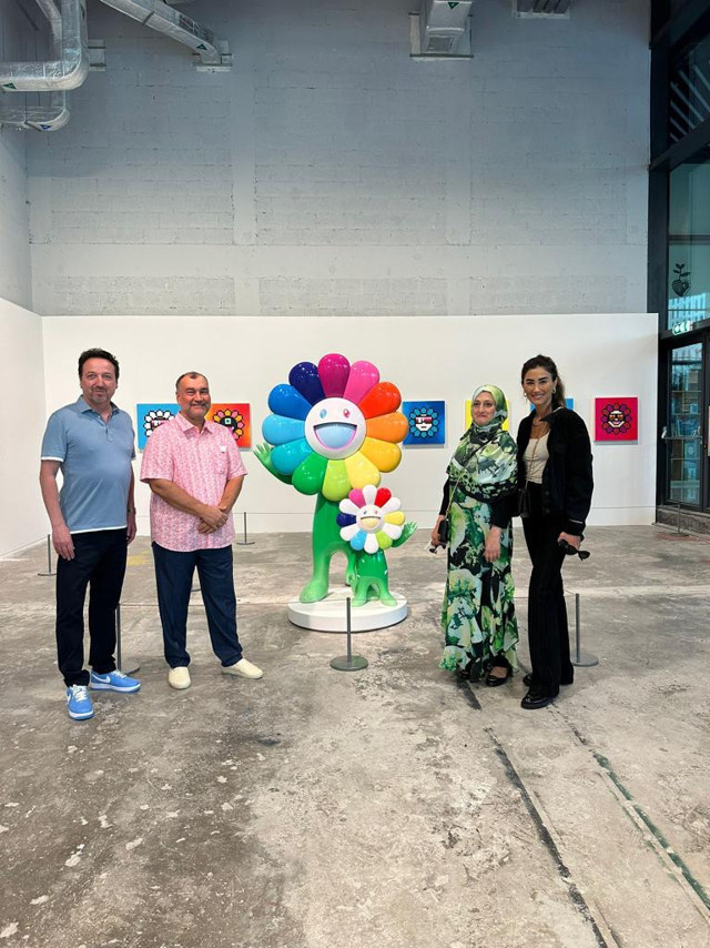 Murat Ülker eşi Betül Ülker ile sergi gezdi! Karısı Betül Ülker : Bir ben var benden içeri - Resim: 0