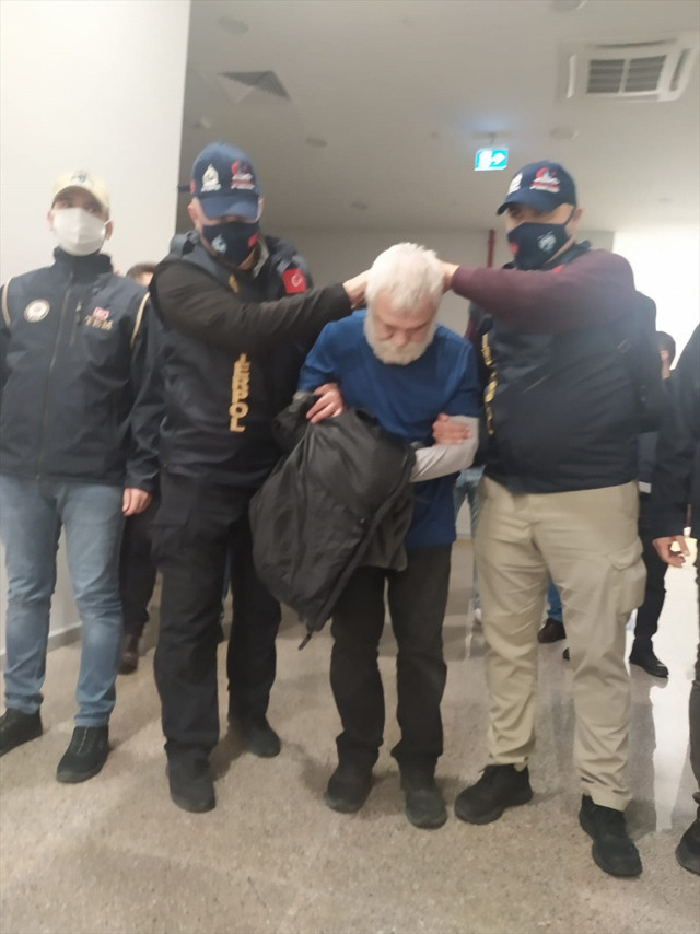 Hablemitoğlu cinayetinde flaş gelişme: Suikastçı Levent Göktaş İstanbul'a getirildi! İşte ilk görüntüsü... - Resim: 7