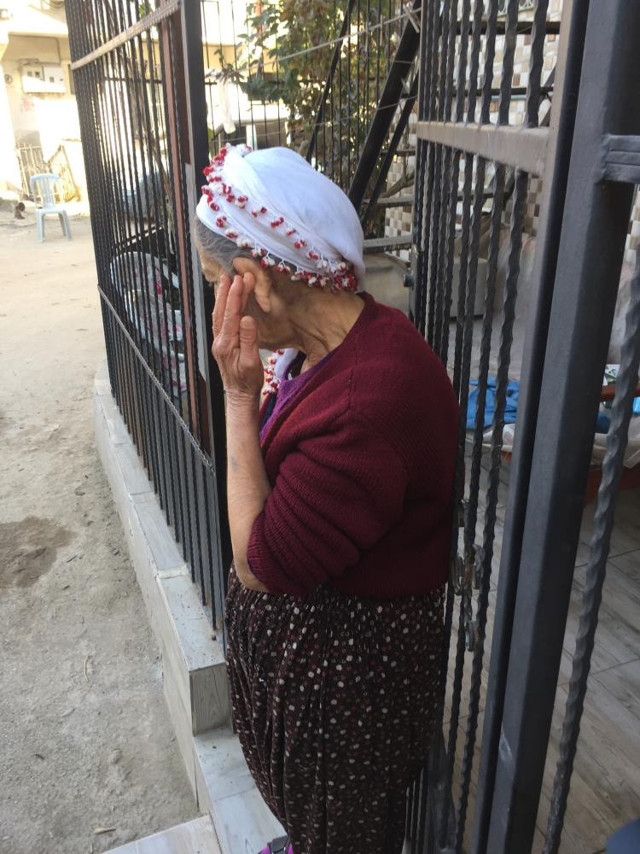 Bayılana kadar dövüldü, altınları çalındı! Kanser hastası kadın dehşet anlarını anlattı: "Kapıyı açar açmaz..." - Resim: 1