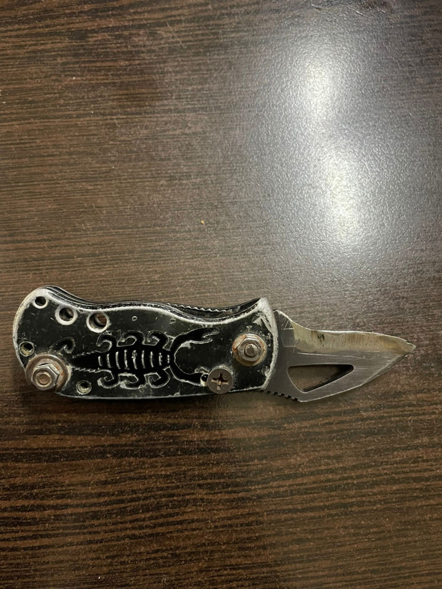 İstanbul'da alkollü taksici bıçakla dehşet saçtı! Önüne kesen polise de çarptı - Resim: 2