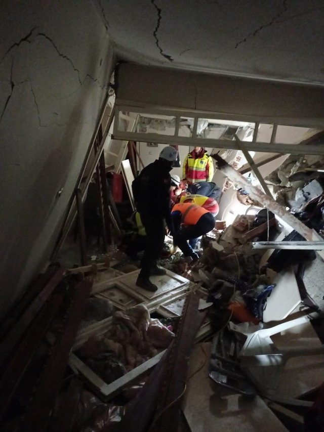 Enkaz altından 40 saat sonra kurtarıldı, mutluluğu gözlerinden okundu! İşte umut olan o gülümseme - Resim: 2