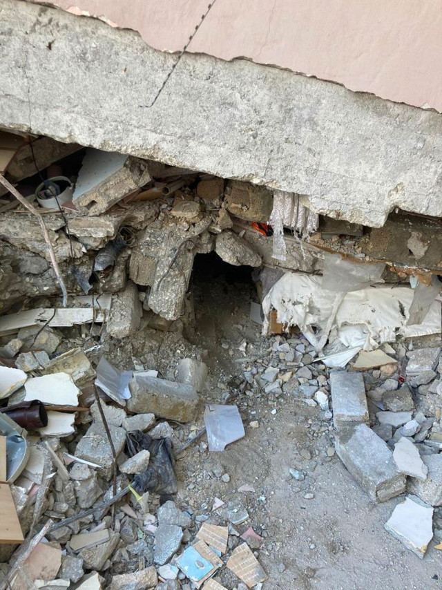 Kurtarma ekibi kumbara buldu acılı babanın söyledikleri herkesi gözyaşlarına boğdu - Resim: 0