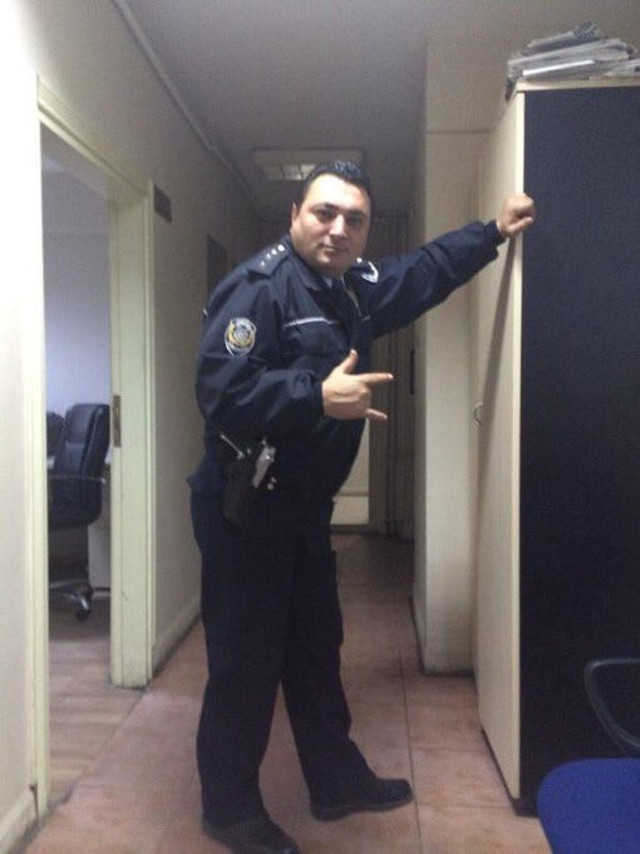 Emniyet Müdürü deprem bölgesine gitti depremzede yardımlarını çalıp Tekirdağ'a getirdi - Resim: 0