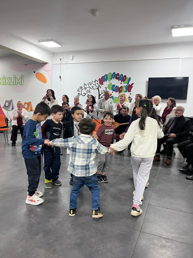 Bursa'da Kültür Akademisi afetzede yüreklere dokundu - Resim: 1