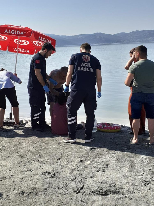 Salda Gölü’nde boğulma vakası: 1 çocuk kurtarıldı, 1 çocuk kayıp - Resim: 0