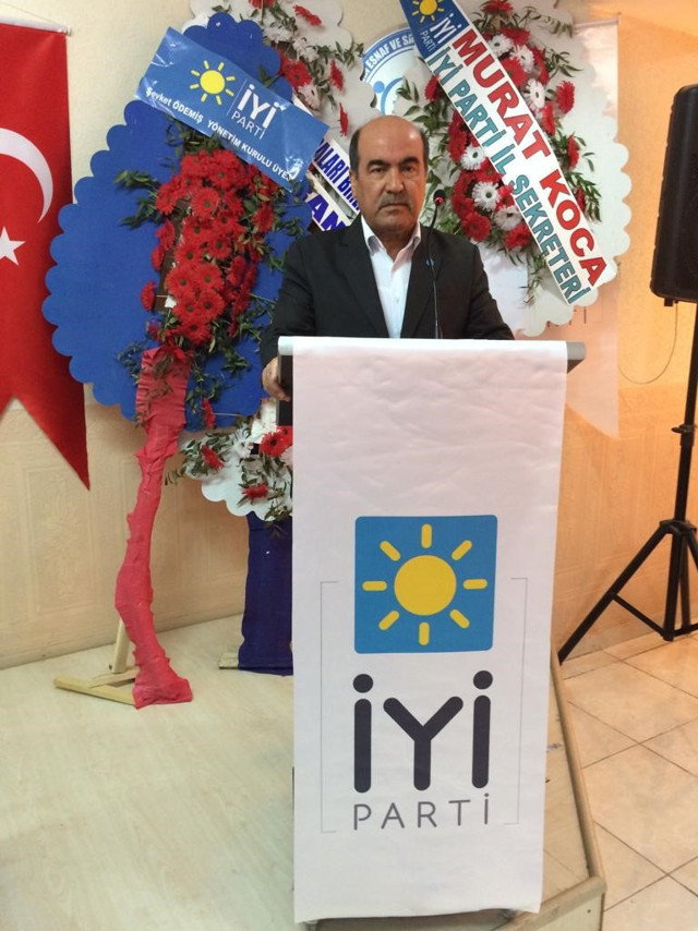İYİ Parti'nin kurucular kurulu üyesi istifa etti: "Kendilerini dev aynasında gören..." - Resim: 0