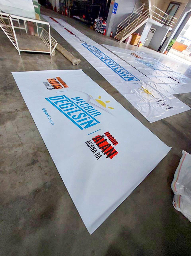 İY Parti'den CHP'ye suçlama! CHP'li belediyelerden anlaşmalı şirkete baskı geldi billboardlar asılamadı - Resim: 0